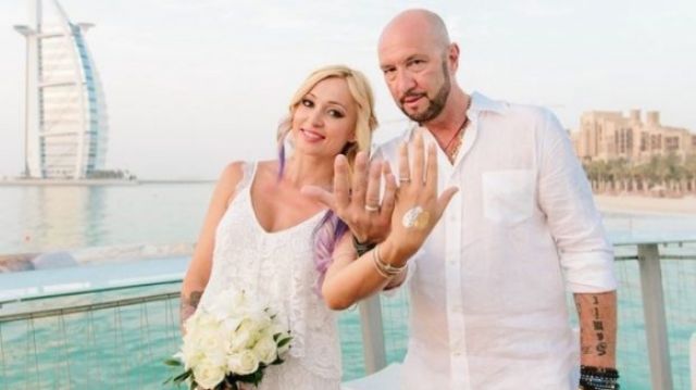  Легендарен вратар се развежда с третата си брачна половинка 