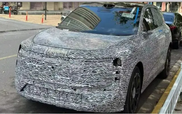 На китайската си платформа Audi тества кросоувър с мощ от 776 коня