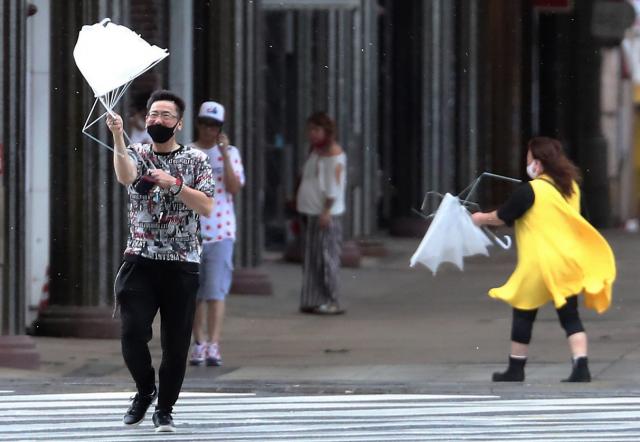  Държава изтегля 7.5 милиона души (СНИМКИ) 