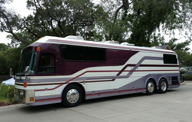  Автобусът на Принс отива на търг 