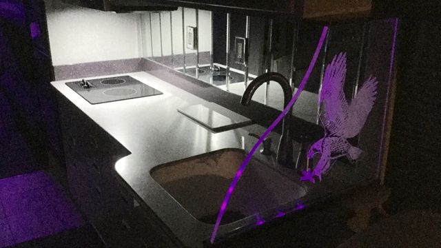  Автобусът на Принс отива на търг 