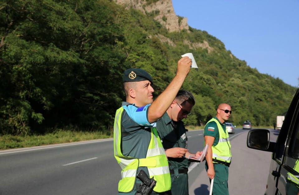 Ето как Фронтекс пази българските граници (Снимки)