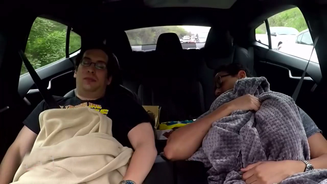 Дрямка зад волана, бензинова жажда и баварски изненади на ток