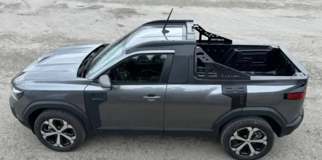 Румънски тунинг или как новата Dacia Duster се превърна в пикап
