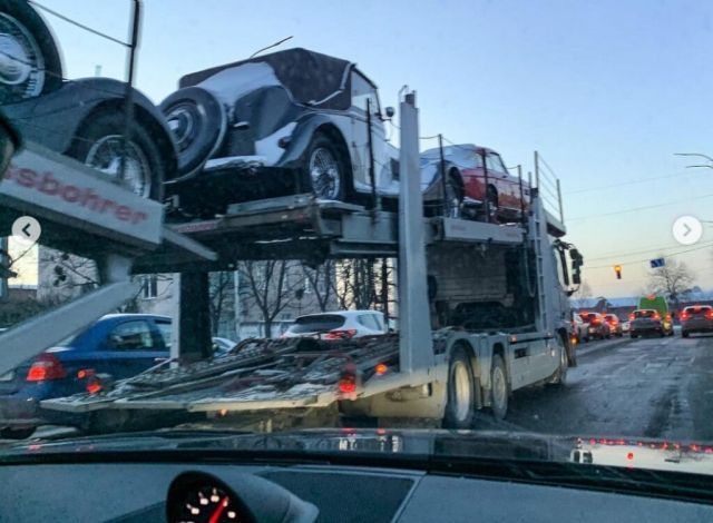  Автовоз с коли за няколко милиона $ 