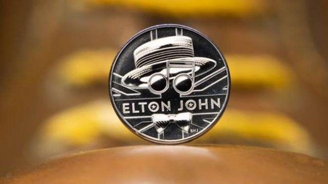  Монета в чест на сър Елтън Джон 