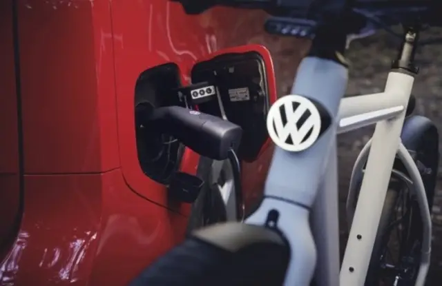 Volkswagen представя иновативен електрически велосипед