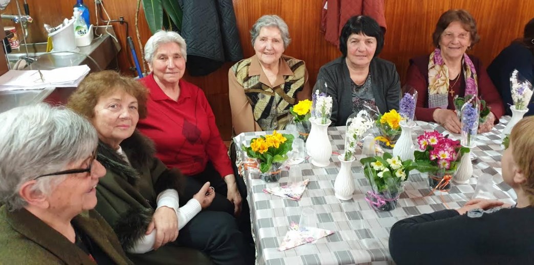 Възрастните хора във Велинград тържествено отбелязаха 8-ми март (СНИМКИ)