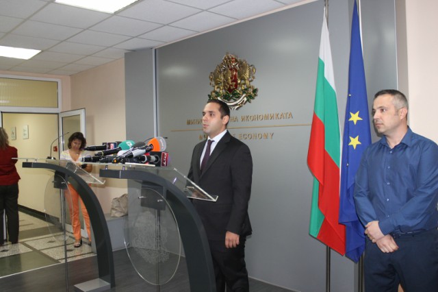 Министър Караниколов: "ЕМКО" ще продължи да работи
