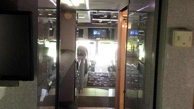  Автобусът на Принс отива на търг 