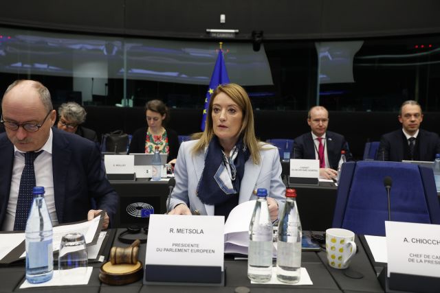  В Европарламента стартира процедура по отстраняването на Ева Кайли - 3 