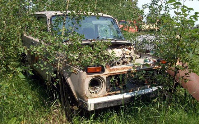 Автомобилно гробище от Лади, но... зад Океана