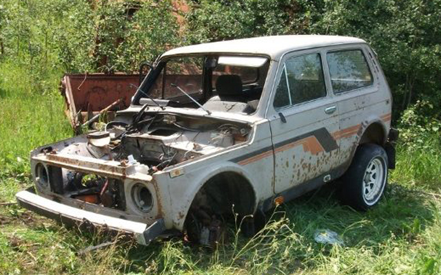 Автомобилно гробище от Лади, но... зад Океана