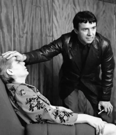 Анатолий Кашпировски на 87 г.: Човекът, който хипнотизираше милиони пред телевизора | ФАКТИ.БГ Анатолий Кашпировски на 87 г.: Човекът, който хипнотизираше милиони пред телевизора
