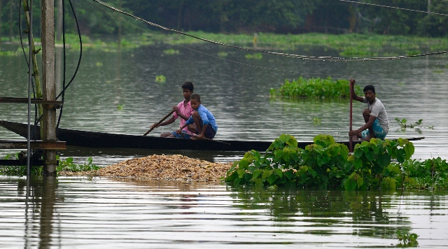 Над 5 милиона са засегнати от наводненията в Индия