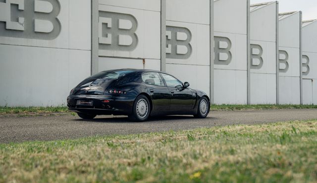 Продава се едно от най-редките и непознати Bugatti-та в света