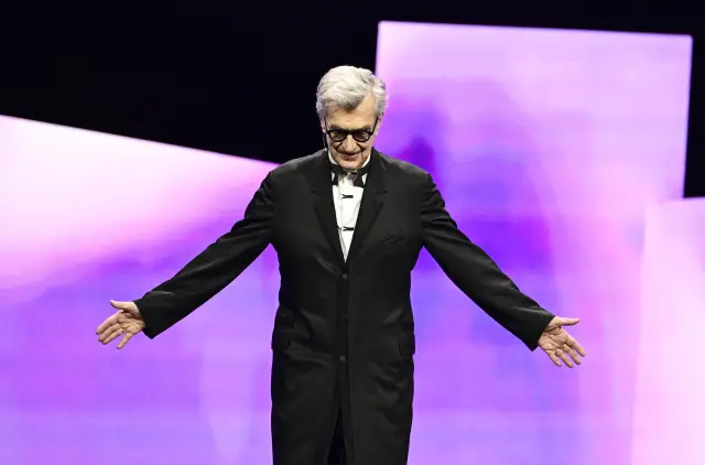 Започна фестивалът "Берлинале", Мишел Йео получи "Златна мечка" за цялостен принос (СНИМКИ)