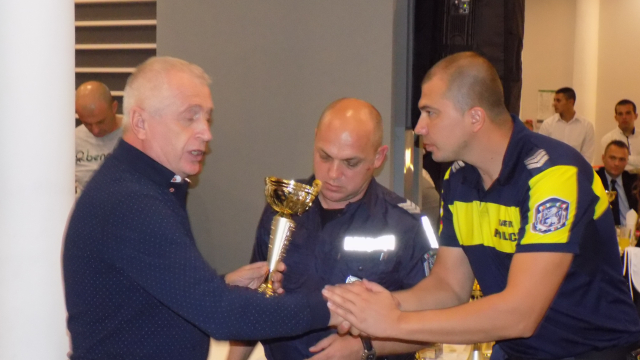 Двама катаджии си разделиха наградата "Пътен полицай на годината"