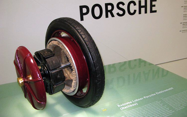 Дядото на Porsche Mission E