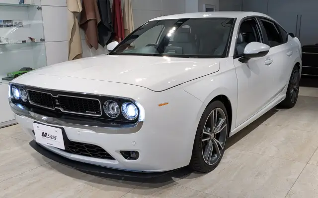 Mitsuoka превръща модерна Honda Civic в мускулест автомобил от 70-те години