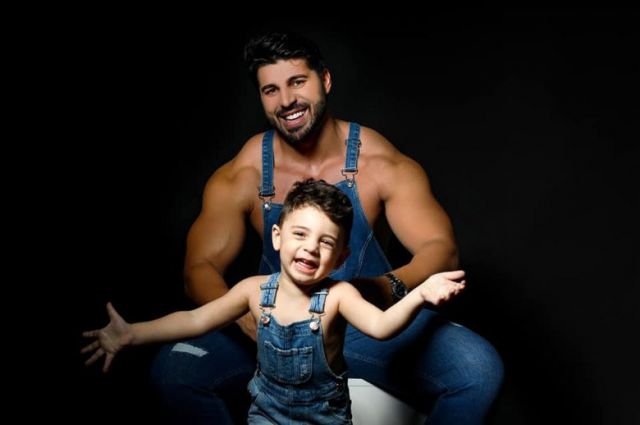 Фики си смени тялото с фотошоп | ФАКТИ.БГ Фики си смени тялото с фотошоп