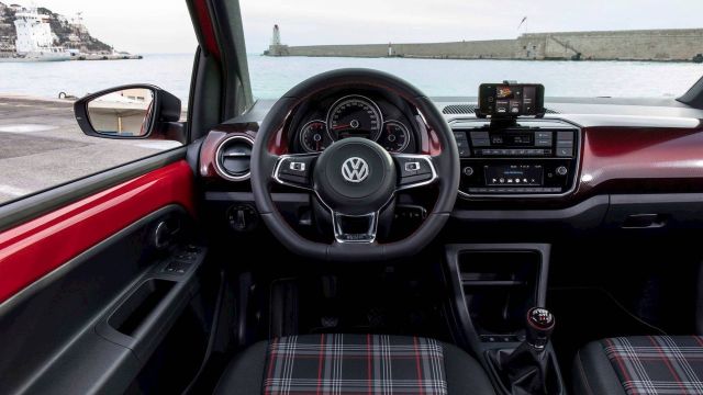 Volkswagen се отказа от най-малкия си „спортист“