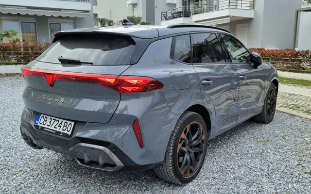 Тествахме най-мощната бензинова Cupra (вижте и цените ѝ у нас) | интерФакти.БГ Тествахме най-мощната бензинова Cupra (вижте и цените ѝ у нас)