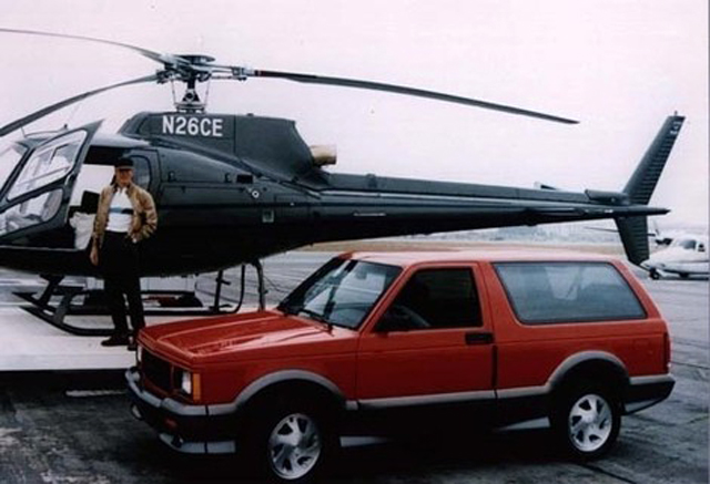 10 знаменитости с евтини коли