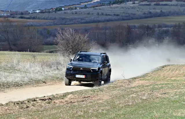 Тествахме китайското офроуд чудовище MHERO 817 (вижте и колко струва у нас)