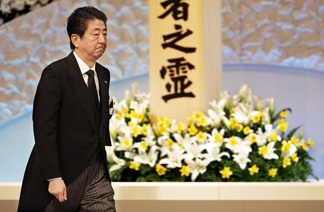 Япония почете жертвите от Фукушима (СНИМКИ)