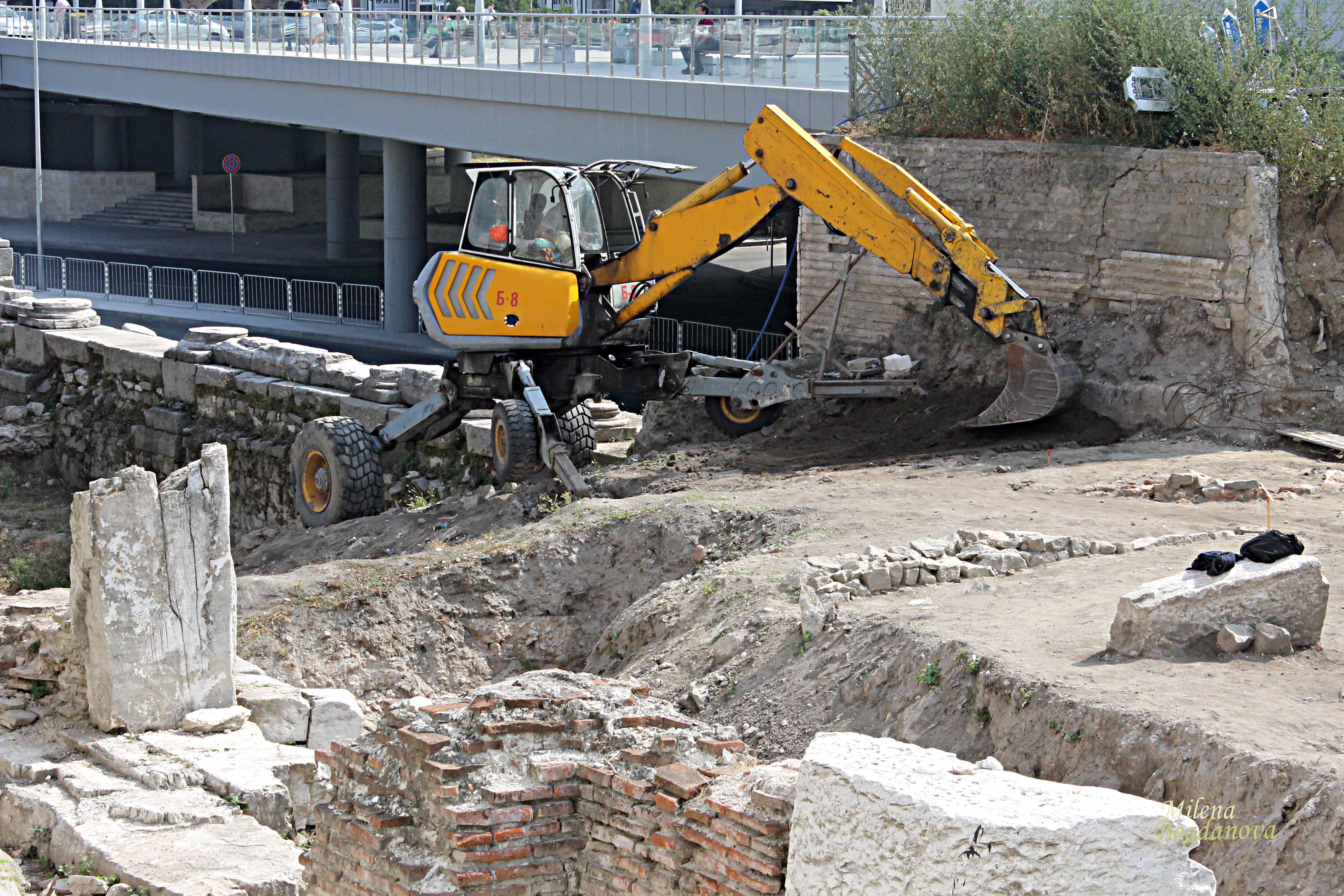 Пловдив: Действащ реновиран площад без Акт 16