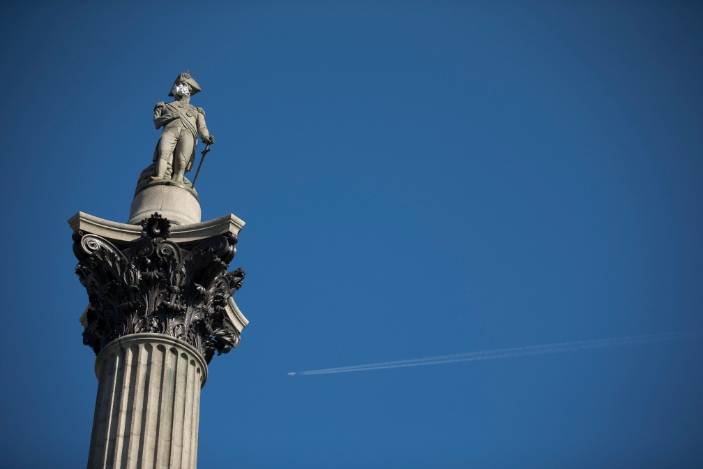 Маски пазят паметници в Лондон от мръсния въздух (снимки)