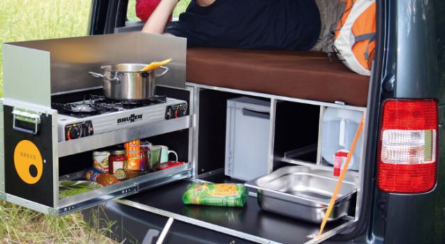  Шест аксесоара, които трансформират елементарна кола в мобилен дом 