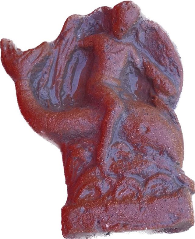 Откриха древна статуетка на бог Ерос, яхнал делфин