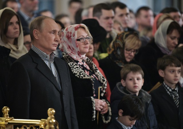 Путин поздрави християните