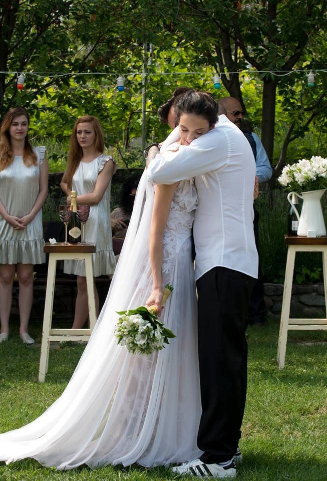 Луиза сподели невиждани СНИМКИ от сватбата си