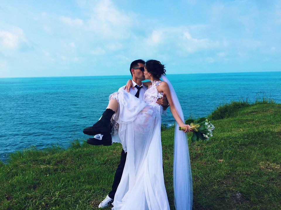 Луиза сподели невиждани СНИМКИ от сватбата си