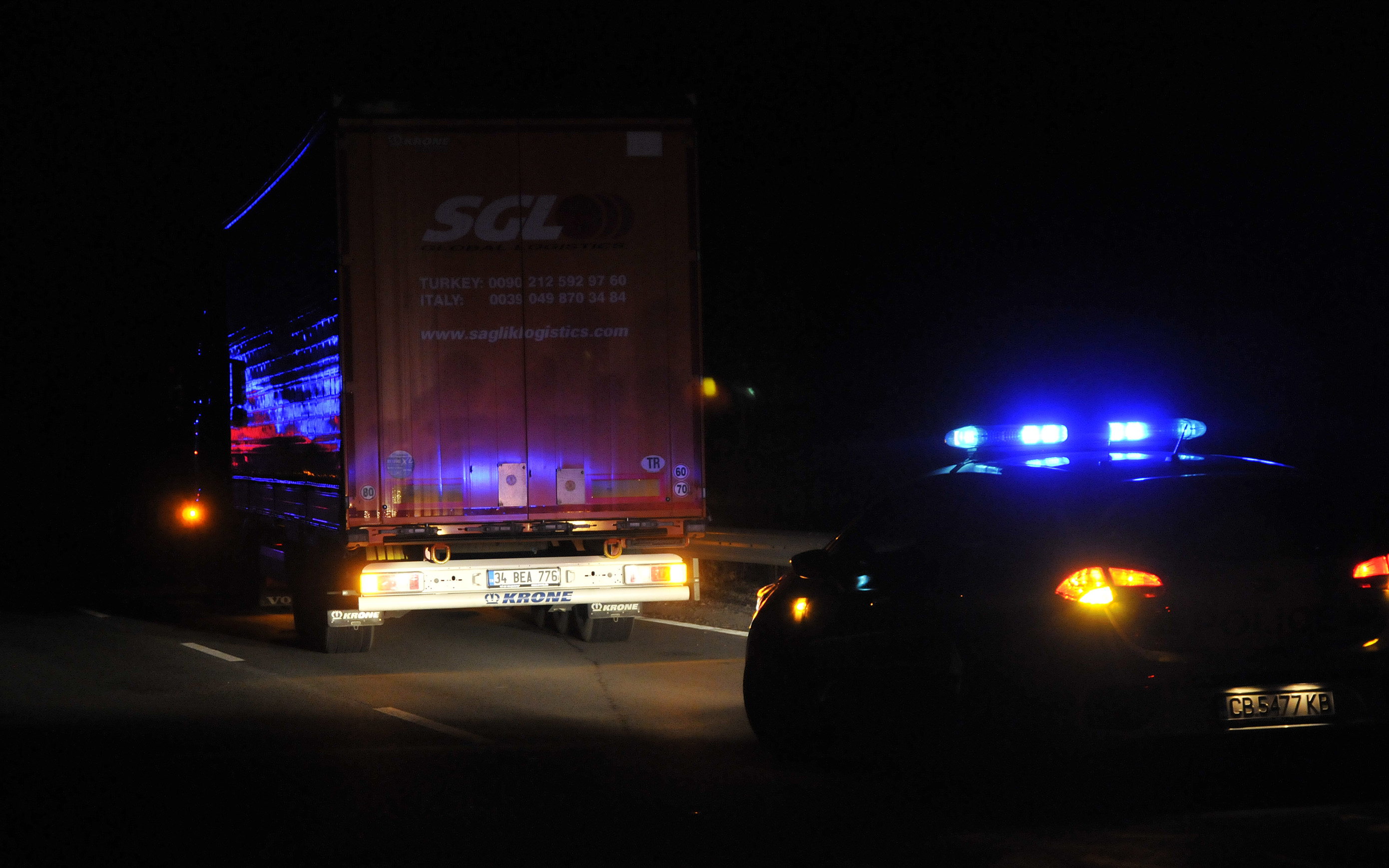 Тежкотоварен камион блъсна и уби мъж край Хасково