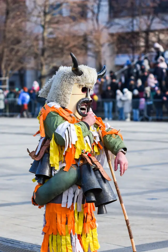 32-ят Международен фестивал на маскарадните игри „ Сурва “ е в разгара си - СНИМКИ