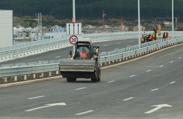  Пускат в придвижване основен сектор от Околовръстното шосе (СНИМКИ) 