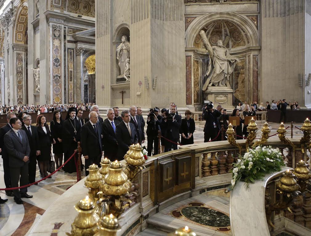 Папата поиска от българските политици да работят за обикновения човек