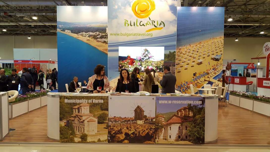 Президентът на Азербайджан посети българския щанд в Баку