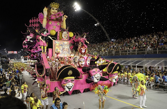 Започна карнавалът в Рио (СНИМКИ И ВИДЕО)