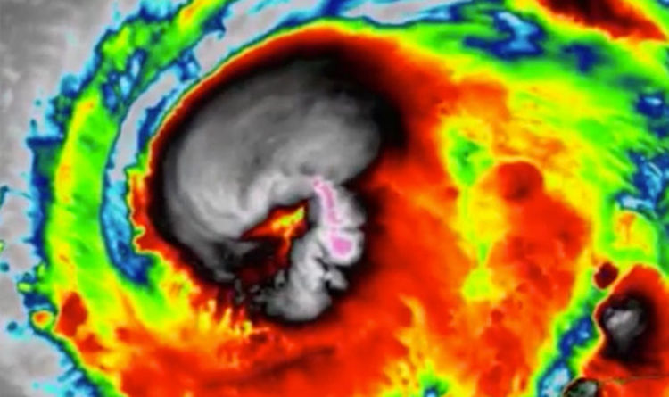 Мистичен знак се появи на спътникова СНИМКА на урагана Майкъл