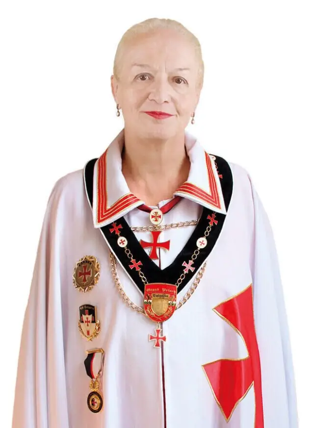 Алена бе погребана като рицар тамплиер - 2