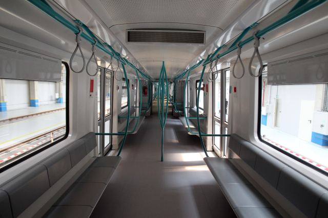 Първият влак за третия лъч на метрото (СНИМКИ)