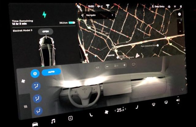 Канадски притежатели на Tesla останаха без отопление посред зима | ФАКТИ.БГ Канадски притежатели на Tesla останаха без отопление посред зима