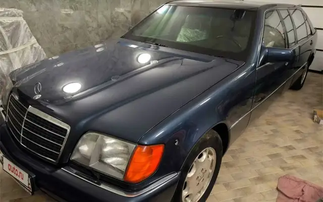 За невероятна цена се продава лимузината Mercedes W140 на Борис Елцин