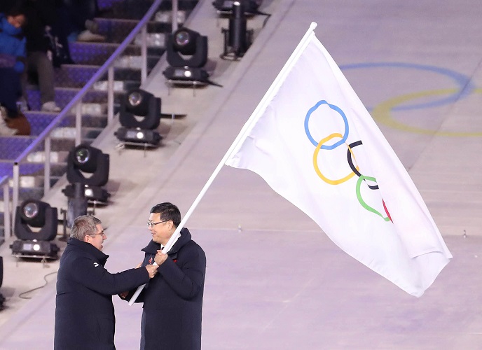 Зрелищен спектакъл сложи край на Зимните олимпийски игри (СНИМКИ)