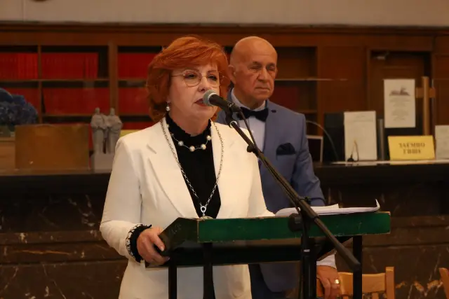 УниБИТ празнува Деня на народните будители за 23-ти път с научна конференция | интерФакти.БГ УниБИТ празнува Деня на народните будители за 23-ти път с научна конференция